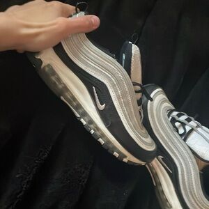 White ans black air max 97
